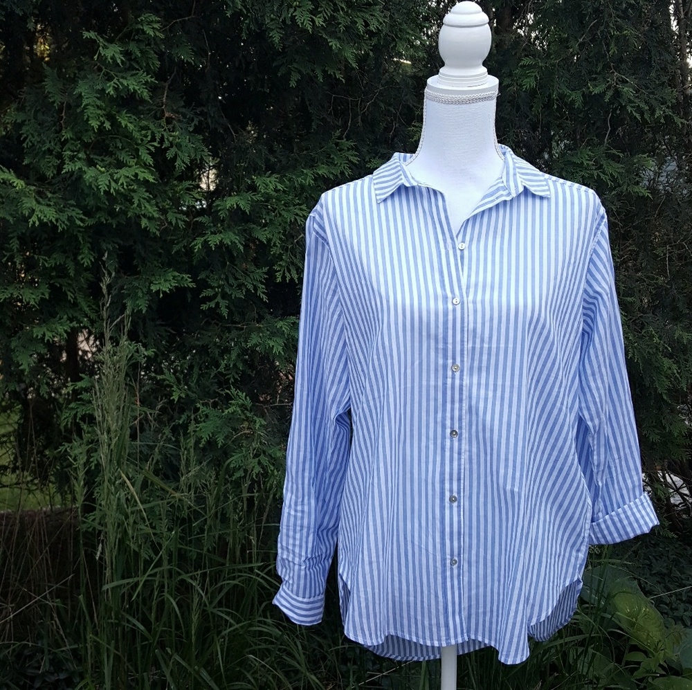*SOLD* Like new blue & white striped shirt